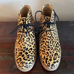 Size 8.5 NWOB Hush Puppies leather Bailey Chukka boots